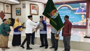 Bupati Untung Tamsil Lepas Kafilah Fakfak Ke MTQ Tingkat Propinsi Papua Barat