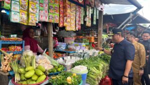 Jelang Lebaran Idul Adha, Pj Gubernur Bahtiar Pantau Langsung Harga di Pedagang Eceran