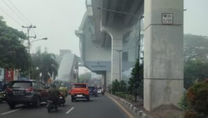 Kabut Tebal Selimuti Kota Palembang Radius Pandangan 50-100 Meter