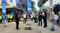 Aksi Demo di Depan PLN S2JB Diwarnai Pembakaran Ban Bekas