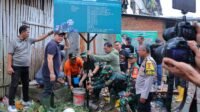 Prioritaskan Lingkungan Sehat, Pj Wali Kota Tinjau Lokasi Gotong Royong Jumat Bersih di Kawasan Sekanak dan Rumah Susun