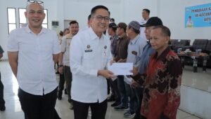 Bekali dan Bina Ketua RT dan RW, Ratu Dewa Titipkan Harapan Terkait Pelaksanaan Pemilukada 2024