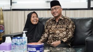 Sepulang Haji, Rogaya Temui Apriyadi