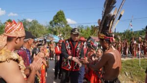 Bupati Kapuas Hulu Minta Tokoh Adat Transfer Pengetahuan Tentang Adat dan Budaya Kepada Generasi Muda