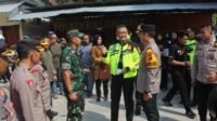 Patroli Bermotor Kapolda Jatim Sambangi Tulungagung Gelar Baksos