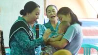 Ketua TP – PKK Kabupaten Kapuas Hulu Berikan Idukasi Pemberian Makanan Tambahan Bagi Ibu Hamil, Bayi dan Balita