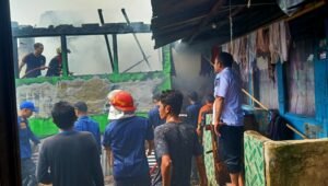 Diduga Ditinggal Masak, Api Hanguskan Tiga Rumah
