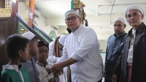 Bagikan Makanan Tambahan dalam Pencegahan Stunting, Pj Wali Kota Palembang Harapkan Palembang Zero Stunting