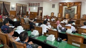 Tanggapi Keluhan Jalan Rusak, Komisi D DPRD Tulungagung Gelar Hearing Bersama Warga Desa Wonorejo