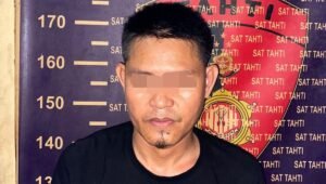 Parang Berbicara! Junaidi Pulang dari Cafe Erik Lihat Korban Keluar Kos’an Bersama Pria Lain