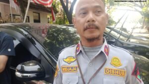 Dishub Kota Malang Lanjutkan Pengerjaan Atap dan Penerangan Untuk Parkir Gajayana