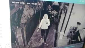 Kecapekan Ikut Lomba, Tiga Pencuri Motor Terekam CCTV