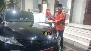 Masa Jabatan Berakhir, Pimpinan DPRD Kota Malang Kembalikan Fasilitas Mobil Dinas