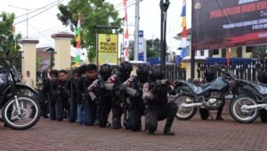 Polres Kapuas Hulu Gelar Simulasi Pengamanan Kota Persiapan Pilkada 2024