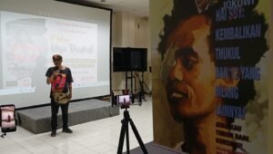 Peringatan 61 Tahun Wiji Thukul “Aku Masih Utuh dan Kata Kata Belum Binasa”