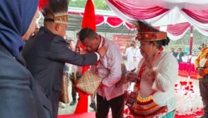 Didukung 13 Parpol, Untung Tamsil – Yohana Dina Hindom Daftar di KPU Fakfak