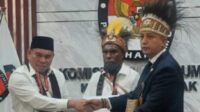 KPU Fakfak Nyatakan Berkas Paslon Samaun Dahlan-Donatus Nimbetkendik Lengkap