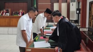 Sidang Perdana Korupsi Pengadaan Batik Dinas PMD Sumsel Jerat 3 Terdakwa, Nama H Wilson Santer Terdengar dalam Dakwaan JPU