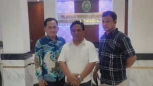 PH Penggugat Minta Tergugat Mencabut Surat Keputusan Gubernur 690/KPTS/IV/2011