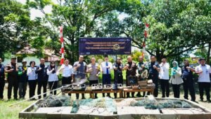 Wabup Kapuas Hulu Sebut “API-M” Merugikan Terhadap Lingkungan dan Keberlangsungan Ikan