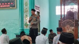 Safari Jumat Kapolsek Cambai Silaturahmi dengan Warga Pangkul dan Berikan Imbauan