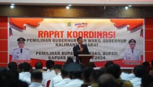 Sah Jabatan 8 Tahun, Bupati Kapuas Hulu Kukuhkan Perpanjangan Masa Jabatan Kepala Desa