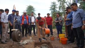 Bupati Sis Letak Batu Pertama Pembangunan Jembatan Sungai Peniung, Permudah Akses Beberapa Desa di Kecamatan Kalis