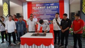 Bupati Kapuas Hulu Fransiskus Diaan Hadiri Deklarasi ODF Desa Badau