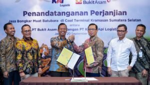 Bukit Asam (PTBA) dan KAI Logistik Teken Kerja Sama Jasa Bongkar Muat Batu Bara