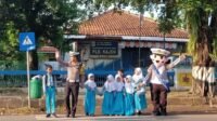 Badut Zebra Polantas Hiasi Pengaturan Lalu Lintas di Pekalongan
