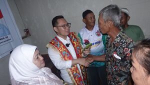 Kampanye di Trans HTI Kalis, Paslon Wakil Bupati Kapuas Hulu Wawa, Pilih Nomor 2 yang Berkacamata
