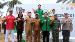 PON XXI Aceh-Sumut di Sergai, Bupati dan Wabup Serahkan Medali Pemenang Balap Sepeda ITT