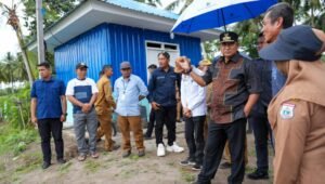 Serahkan Benih Udang Vaname di Bonda, Bahtiar: Seyogianya Pemerintah Desa Menciptakan Sumber Kehidupan di Desa