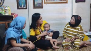 Kerja Nyata Lury Elza Alex Noerdin Kunjungi Balita Hipospadia, Perlu Perhatian Khusus dari Pemerintah