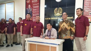 Dirjen Imigrasi Tinjau Pembuatan Paspor Akhir Pekan di Palembang