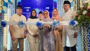 Pendiri TIKI dan JNE Meresmikan Masjid Nur’aini di Kurau Barat, Kepulauan Bangka Belitung