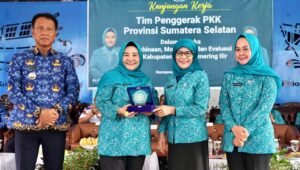 Pj Ketua TP PKK Melza Elen Setiadi Dorong PKK OKI Tingkatkan Kualitas Produk Unggulan Daerah
