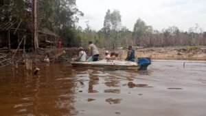 240 Alat Jek PETI Tinggalkan Aliran Sungai Batang Suhaid Kapuas Hulu