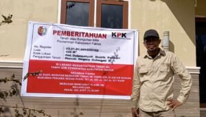Rumah Dinas Jabatan Golongan II Dipasangi Plang Peringatan KPK