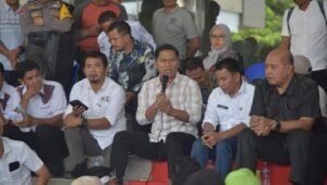 DPRD Sulbar Gelar RDPU Bersama Forum Masyarakat Nelayan Pesisir Desa Kalukku Barat dan Desa Beru-beru