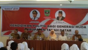 Kesbangpol Provinsi Sumatera Barat Berikan Pendidikan Politik Pada Generasi Muda Tanah Datar