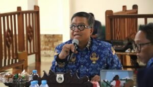 Sekprov Sulbar Pimpin Rapat Penjelasan Status Tanah Gedung Farmasi
