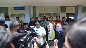 Pj Bahtiar Instruksikan Semua Sekolah Mulai Berlakukan Uji Coba Makan Gizi Gratis