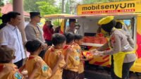 Mobil Senyum Sambangi SDN 1 Tanggunggunung, Kapolres Tulungagung Bagikan Ratusan Makan Bergizi dan Susu Gratis