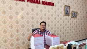 Kejari Tulungagung Limpahkan Berkas Tersangka Kades dan Bendahara Batangsaren ke Pengadilan Tipikor Surabaya
