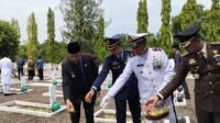 Berlangsung Khidmat Peringatan Hari Pahlawan di TMP Desa Penggarit Pemalang