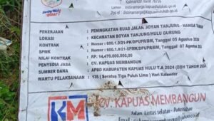 Sekretaris Dinas PUPR Pastikan Penggunaan Material Peningkatan Ruas Jalan Boyan Tanjung – Nanga Taman Berizin