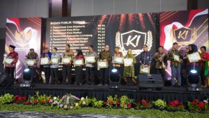 Kota Batu Raih Penghargaan Sebagai Badan Publik Informatif di Anugerah KI Awards Jatim