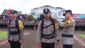 Polres Kapuas Hulu Gelar Apel Pergeseran Pasukan dan Pengecekan Sarpras Pengamanan TPS