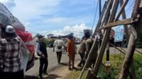 Bawaslu Kabupaten Kapuas Hulu Bersama Tim Gabungan Tertibkan APK